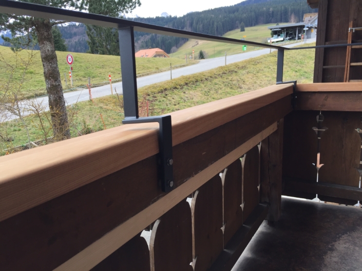 Brüstungs-Erhöhung, gefertigt von Reber Metallbau Riggisberg